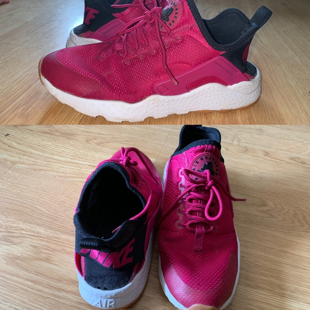 Hot pink Nike Air Huaraches